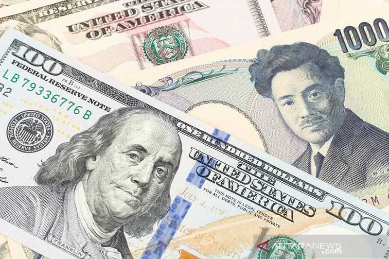 Dolar AS Melemah, Sempat Tertinggi Sembilan Bulan terhadap Yen