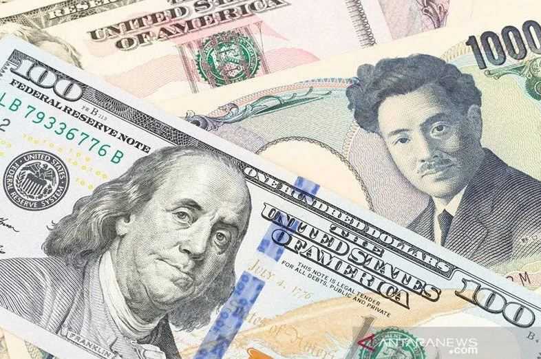 Dolar AS Naik Tipis di Asia, Yen Jepang Rapuh