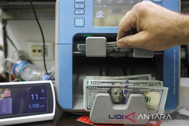 Dolar Melemah Jelang Rilis Data Inflasi Utama AS