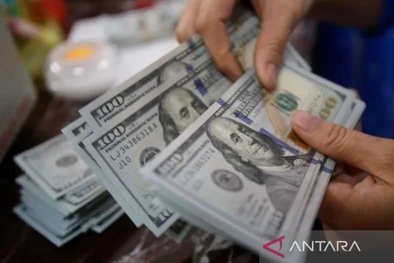 Dolar Turun Tajam Dipicu Data Inflasi AS Rendah dari Perkiraan