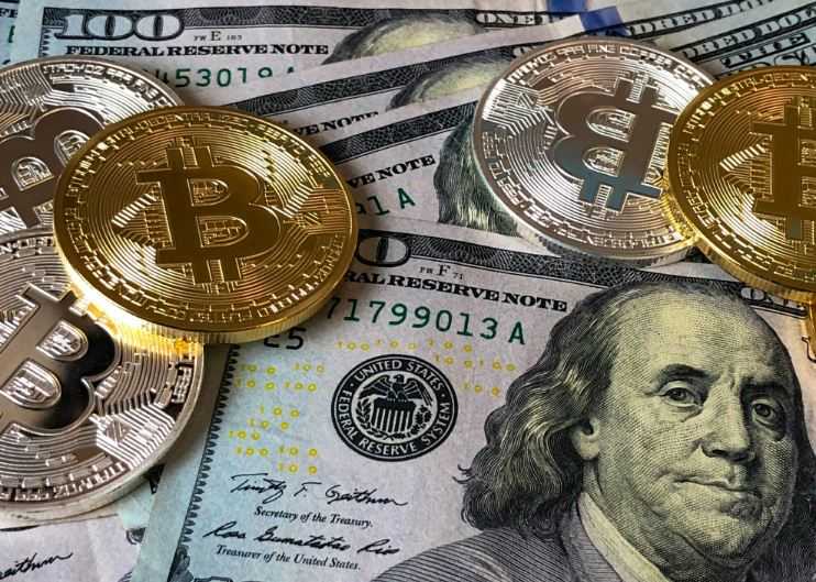 Dollar Melemah, Bitcoin Capai Level Tertinggi dalam 2 Tahun