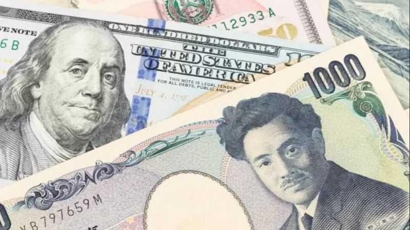 Dollar Melemah, Capai Level Terendah terhadap Yen