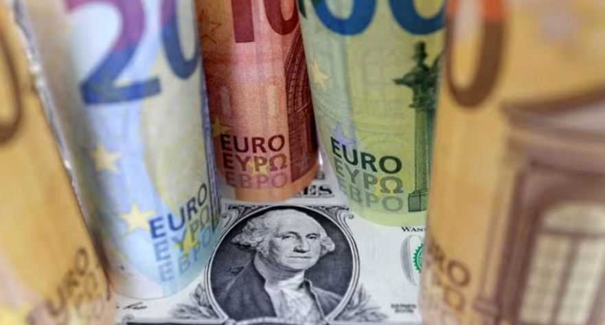 Dollar Melemah, Euro Stabil Jelang Keputusan ECB