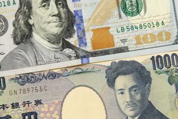 Dollar Melonjak Mendekati Level Tertinggi terhadap Yen dalam 38 Tahun