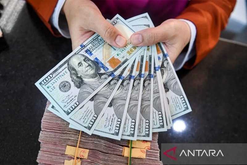 Dollar Menguat Menyusul Rebound Tajam Saat Pidato Fed Jadi Pusat Perhatian