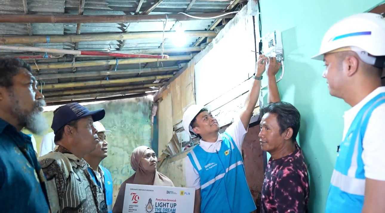 Donasi Pegawai 'Light Up The Dream', PLN UID Jakarta Raya Gratiskan Pasang Baru Listrik