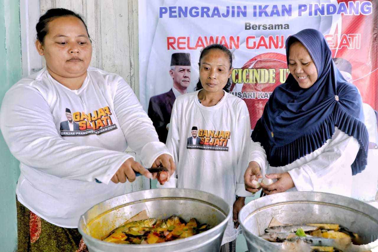 Dongkrak Ekonomi Keluarga, Ganjar Sejati Dorong Perajin Ikan Pindang Tingkatkan Produktivitas lewat Pelatihan di Karawang