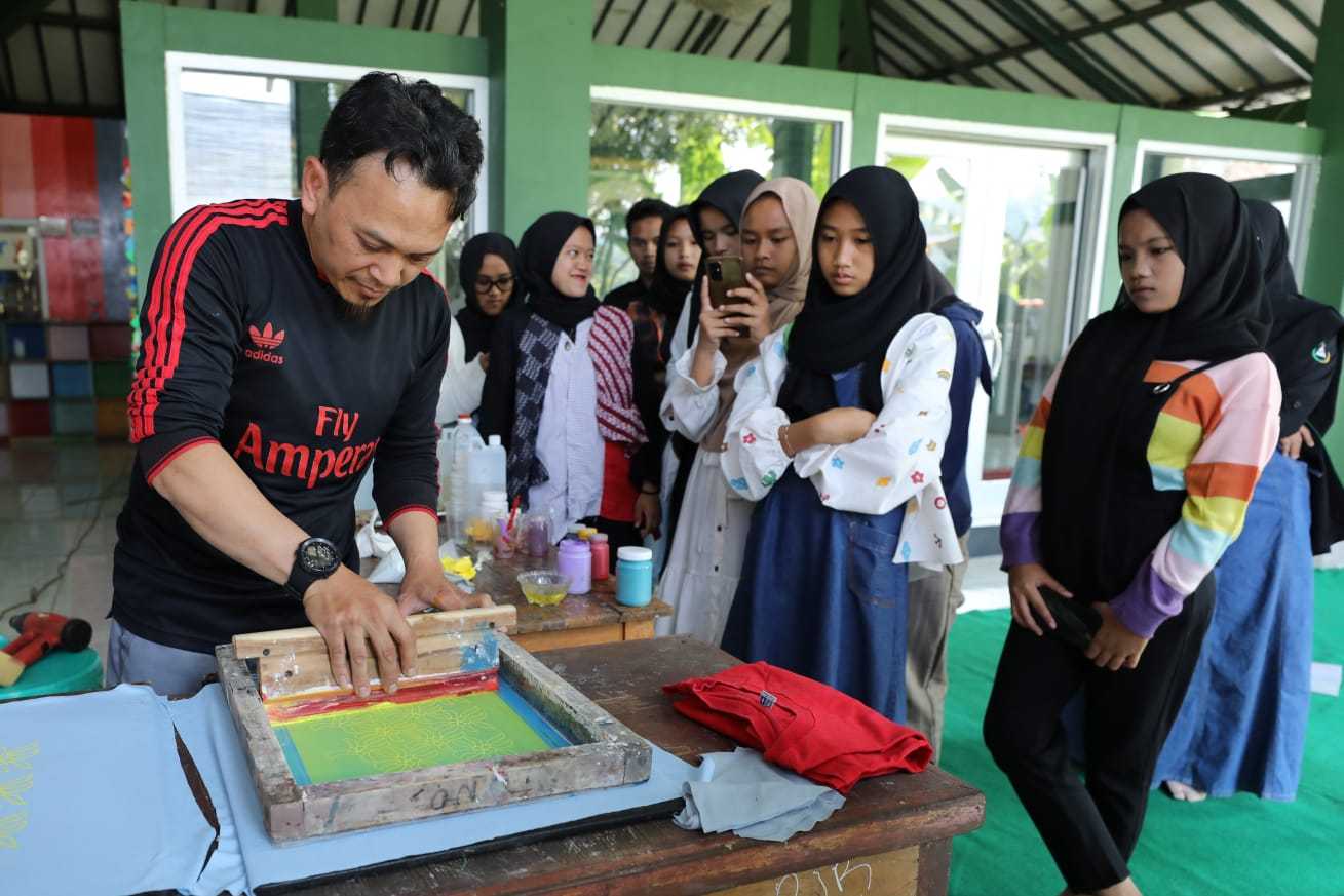 Dorong Peluang Usaha, Ganjar Sejati Gelar Pelatihan Sablon Bagi Milenial di Bandung 2