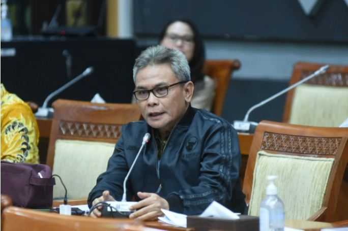 DPR Minta Kejagung dan Polri Jelaskan Soal Dugaan Jampidsus Dibuntuti Densus