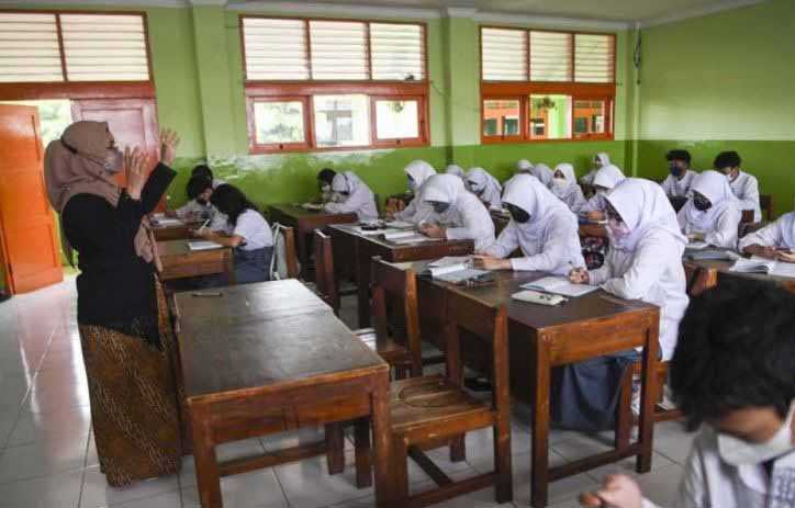 DPRD: Investigasi Kewajiban Pelajar Berjilbab