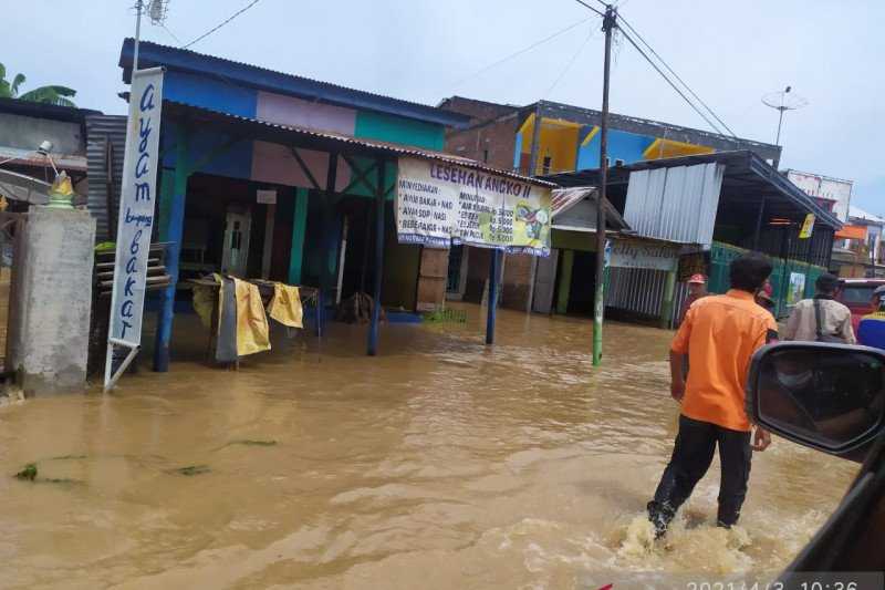 Dua Meninggal, 27.808 Jiwa Terdampak Banjir di Kabupaten Bima