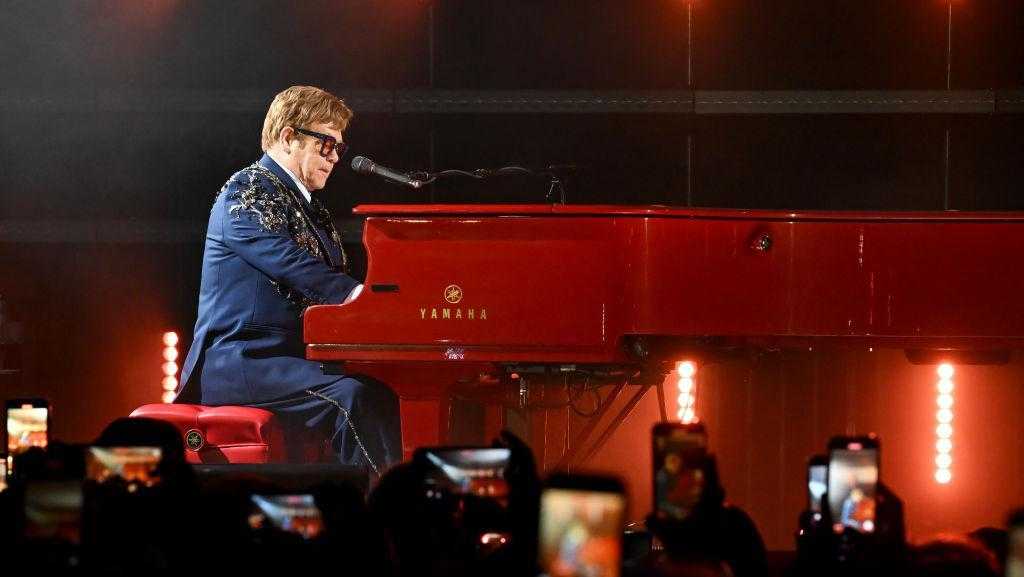 Dua Pria Didakwa Setelah Melakukan Serangan di Konser Elton John