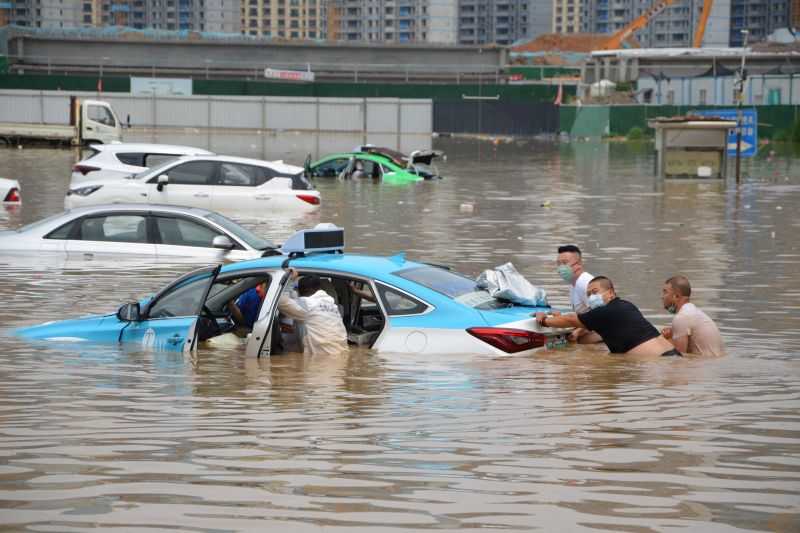 Dua Provinsi di Tiongkok Berubah Jadi Lautan, Banjir Tewaskan 12 Orang dan 12 Lainnya Hilang