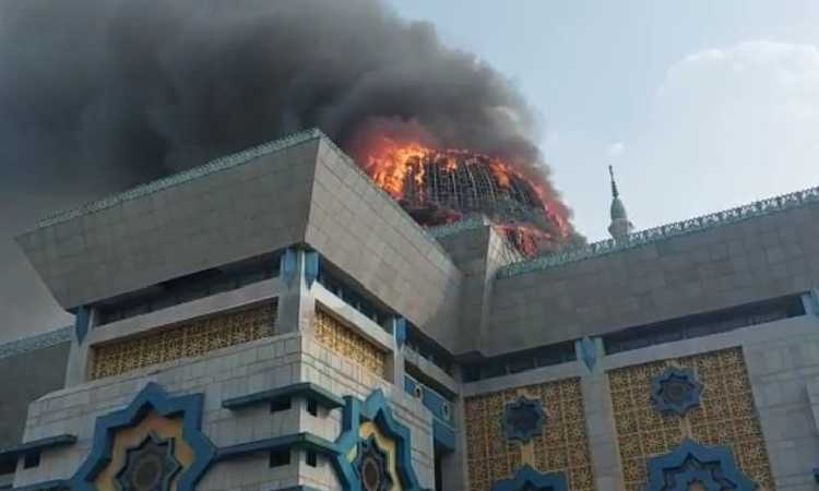 Dugaan Penyebab Runtuhnya Kubah Masjid Jakarta Islamic Center