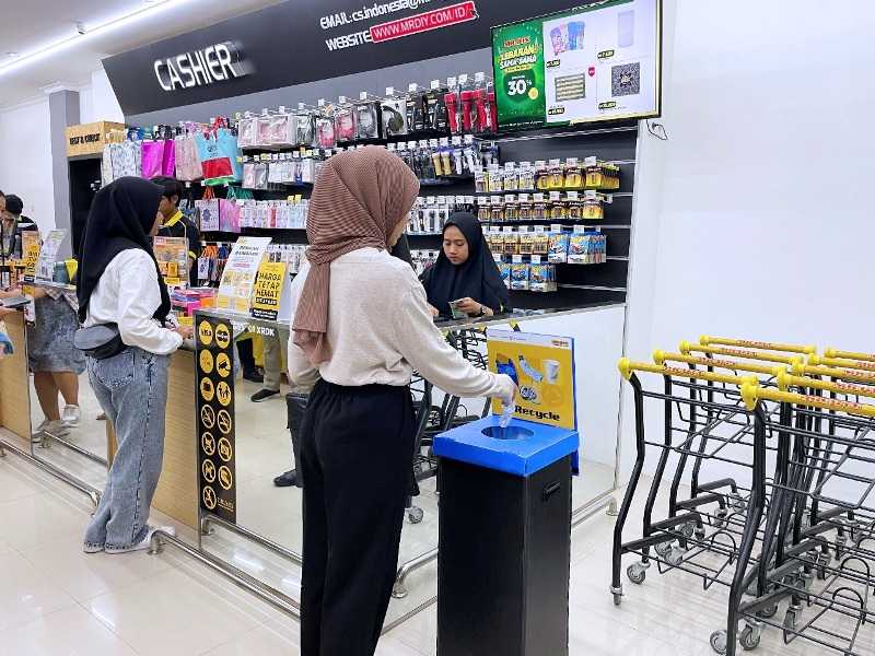 Dukung Target Indonesia Bersih Sampah 2025, Toko MR.DIY Sediakan Dropbox Station