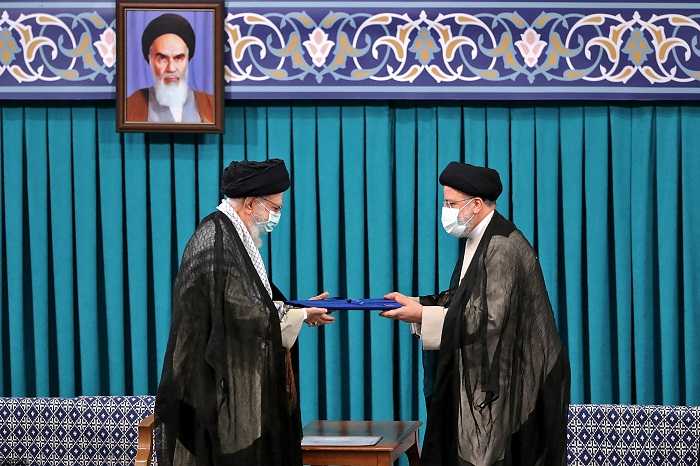 Ebrahim Raisi Dilantik Jadi Presiden Iran