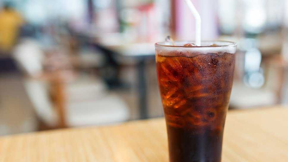 Efek Samping Minum Terlalu Banyak Soda