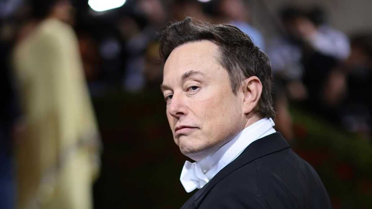 Elon Musk Kini Menjadi Pengguna Twitter yang Paling Banyak Diikuti