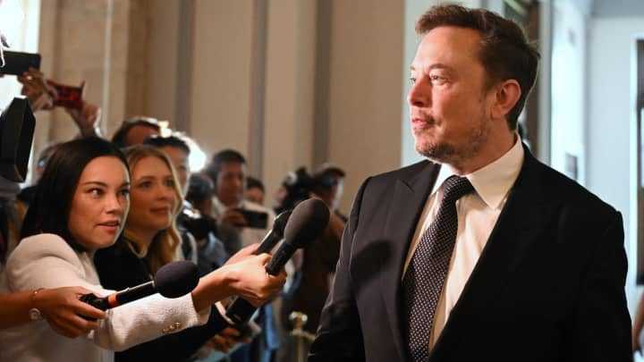 Elon Musk Memperingatkan Risiko AI dapat 'Bahayakan Peradaban'