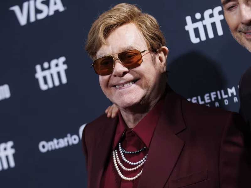 Elton John Diam-diam Garap Album Baru, Bakal Dirilis Sebelum Natal