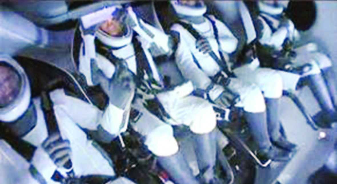 Empat Astronaut Turis SpaceX Kembali ke Bumi