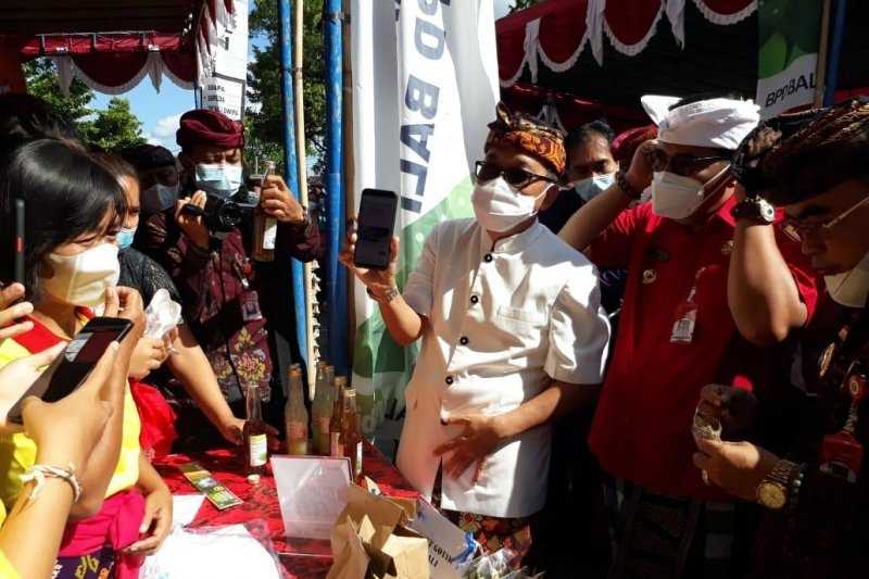 Empat Pasar Tradisional di Tabanan Bali Mulai Terapkan e-Retribusi dengan QRIS