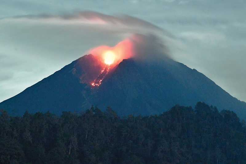 Erupsi Gunung Semeru Akibatkan 22 Orang Meninggal Dunia