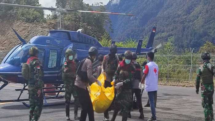 Evakuasi 8 Korban Pembantaian KST, TNI AD Kerahkan Helikopter Bell