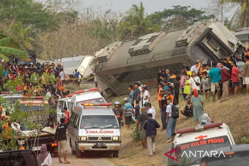 Evakuasi Belum Selesai, Perjalanan KA Dialihkan ke Jalur Utara Bertambah