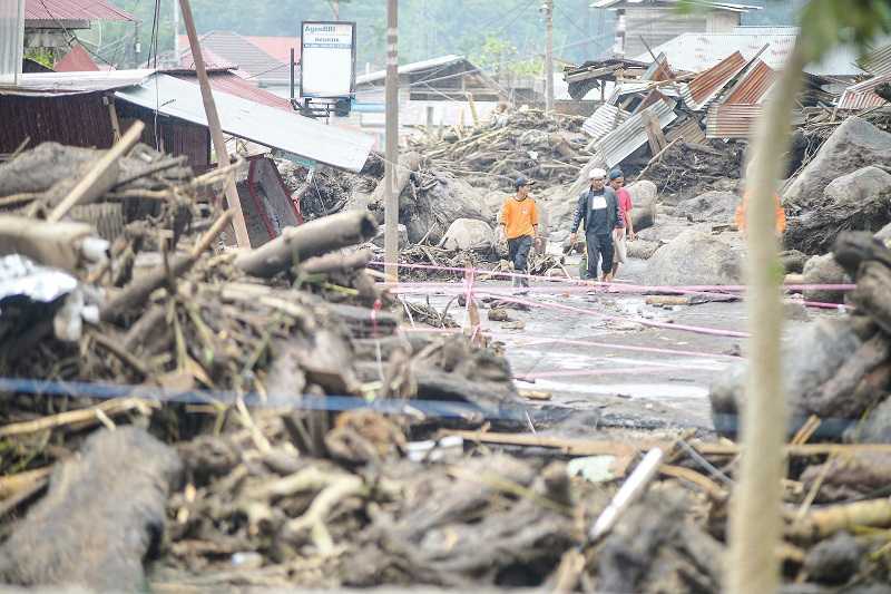 EVAKUASI WARGA PASCA BANJIR BANDANG DI AGAM