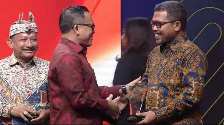 Ferry Wawan Cahyono Raih Penghargaan Best in Local Wisdom Empowerment