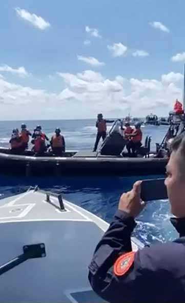 Filipina Tuduh Kapal Tiongkok Lakukan Manuver Berbahaya.