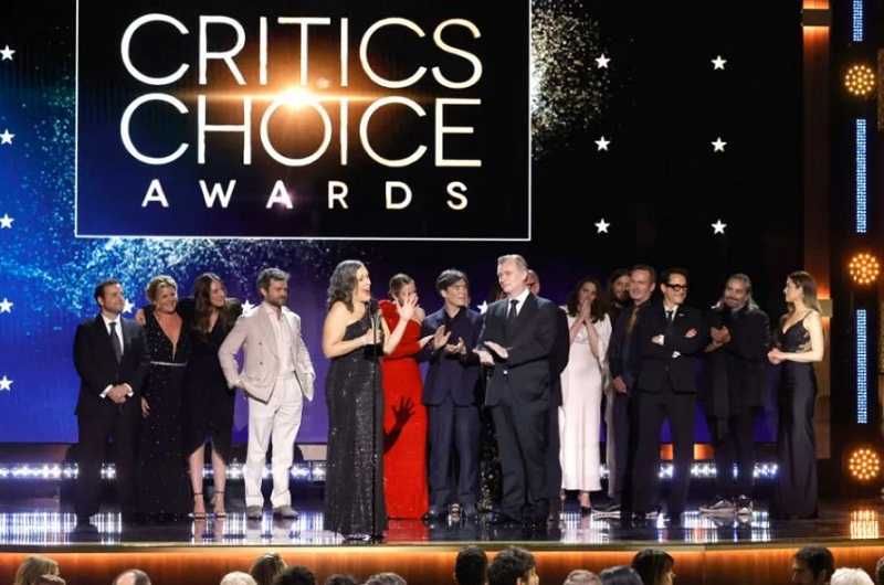 Film 'Oppenheimer' Menang Besar di Critics Choice Awards