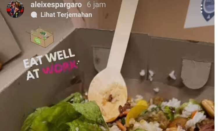 Fix Cinta Indonesia! Setelah Viral Beli Kartu Provider di Konter Pulsa, Aleix Espargaro Pamer Makan Nasi Kotak di Mandalika, Yuk Intip Lauknya