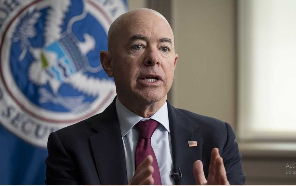 Gagal Tangani Imigran Ilegal, Menteri Keamanan Dalam Negeri AS Dimakzulkan