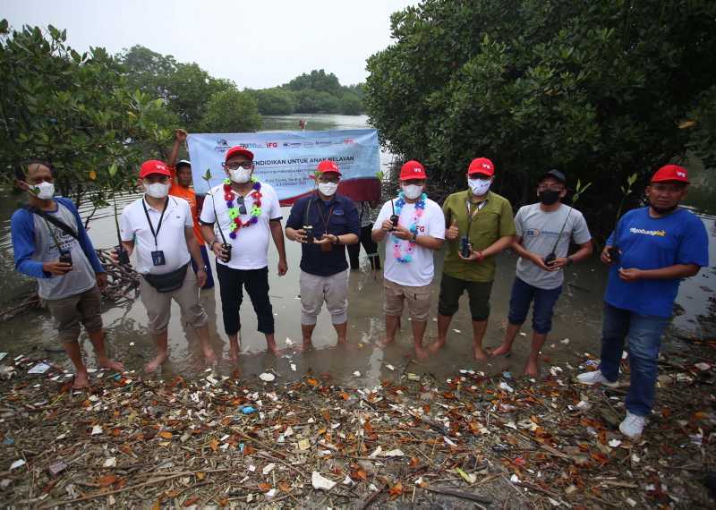 Gandeng BUMN IFG Holding, JMI Gelar Donasi Pendidikan Untuk Anak Nelayan Pulau Tunda Banten 3