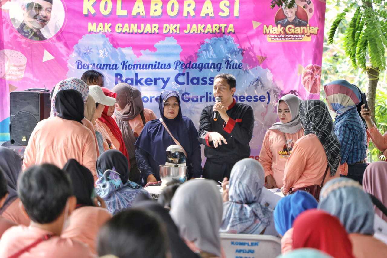 Gandeng Komunitas Pedagang Kue, Mak Ganjar Gelar Pelatihan Pembuatan Roti Boy di Jakarta Pusat