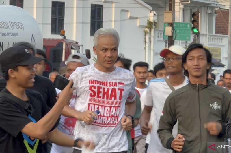 Ganjar dan Ono Surono Lari Pagi Bersama Warga Cirebon