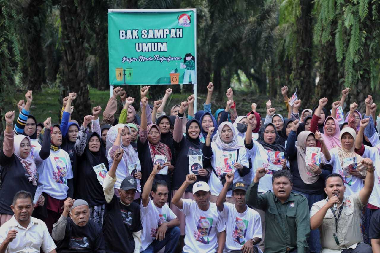 Ganjar Muda Padjadjaran Bangun Bak Sampah Buat Warga Desa di Subang 4