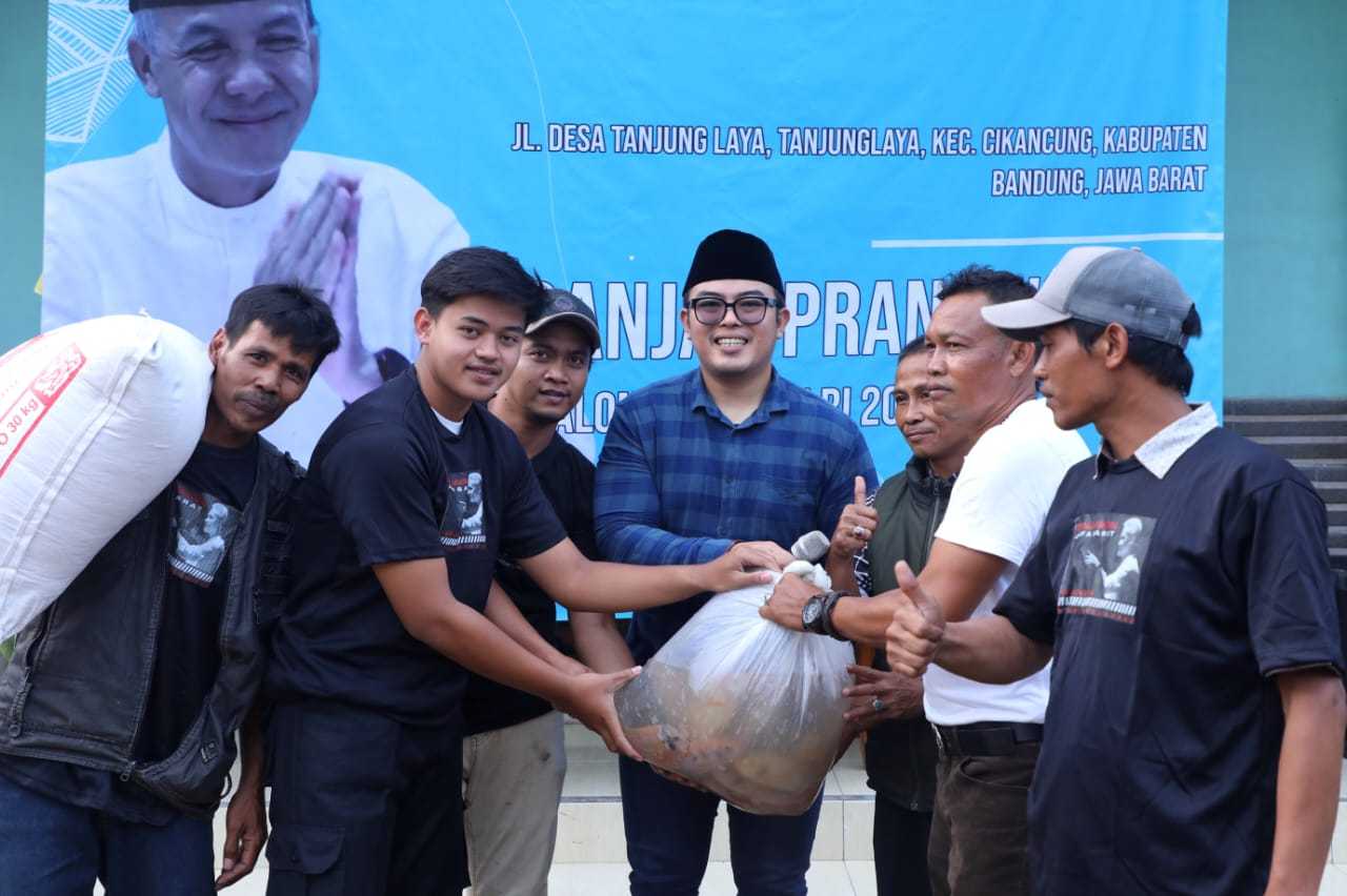 Ganjar Muda Padjadjaran Tebar Bibit Ikan di Kabupaten Bandung, Jawa Barat 1