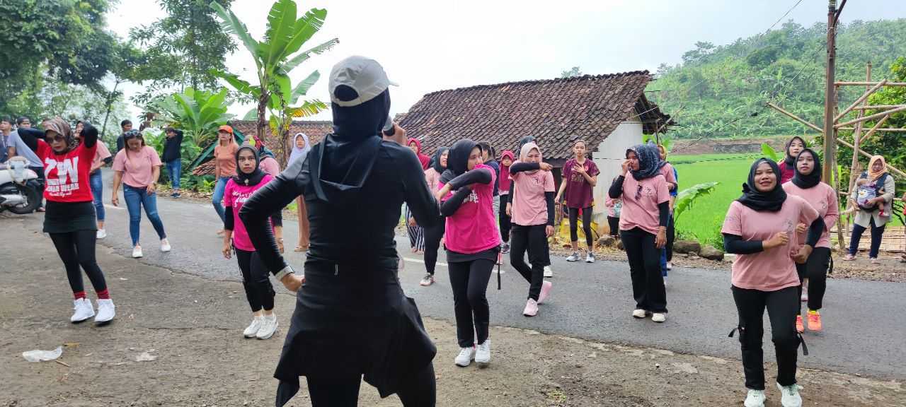 Ganjar Muda Padjajaran Gelar Lomba Layang-Layang dan Senam Bersama 1