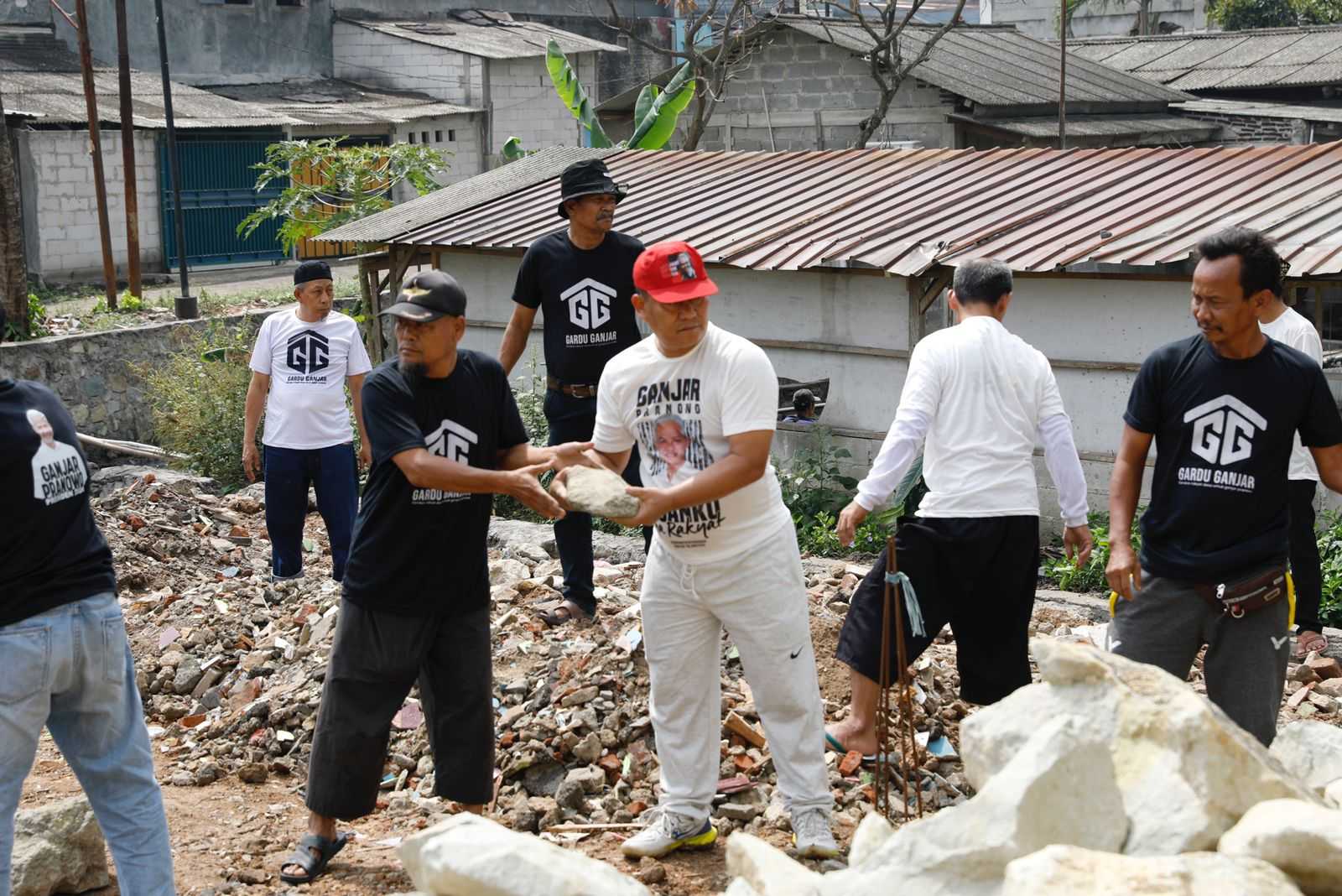 Ganjar Untuk Semua Beri Bantuan Pembangunan Masjid di Kabupaten Serang