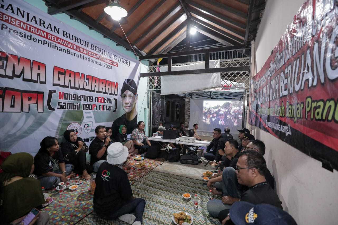 Ganjaran Buruh Kenalkan Ganjar Pranowo Lewat Nonton dan Ngopi Bareng di Jakarta Utara 4