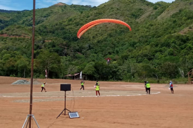 Gara-gara Angin Kencang, Pertandingan Paralayang Lintas Alam Ditunda