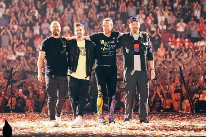 Gara-gara Chris Martin Infeksi Paru, Coldplay Batalkan Konser