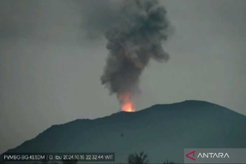 Gawat, Gunung Lewotobi Laki-Laki Meletus Keluarkan Pijar Api 1 Kilometer