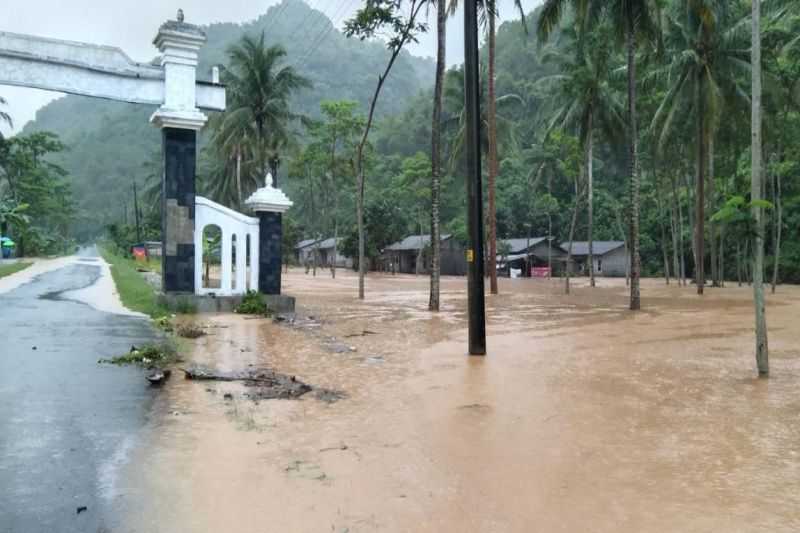 Gawat Ini, Kok Bisa Ya Banjir Merendam Kampung Nelayan Sadeng di Gunung Kidul