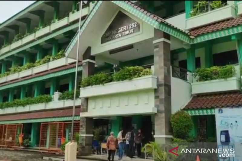 Gawat Semoga Tidak Menular Jadi Klaster Baru, Tujuh Sekolah di Jakarta Timur Hentikan PTM Akibat Covid-19