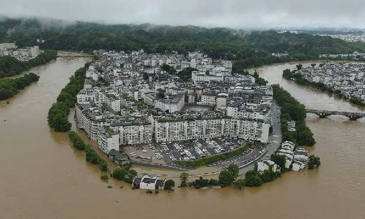 Gawat! Tiongkok Dilanda Banjir dan Tanah Longsor Akibat Hal Ini Hingga Ratusan Ribu Warga Dievakuasi
