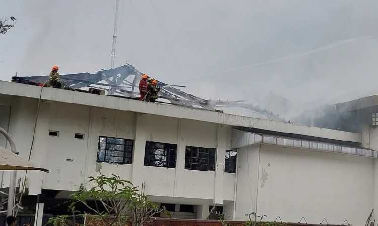 Gedung Bappelitbang Balai Kota Bandung Terbakar, Petugas Lakukan Pendinginan